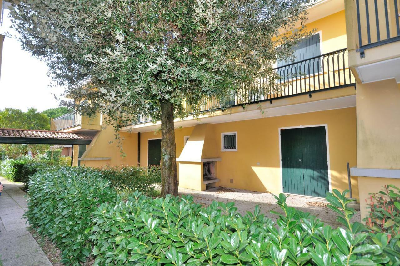 Villaggio Michelangelo Бибионе Екстериор снимка